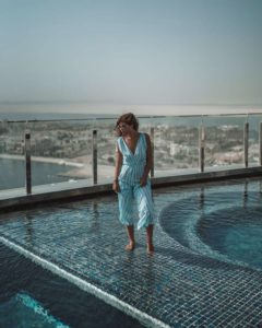 ANDAZ CAPITAL GATE ABU DHABI Pool view