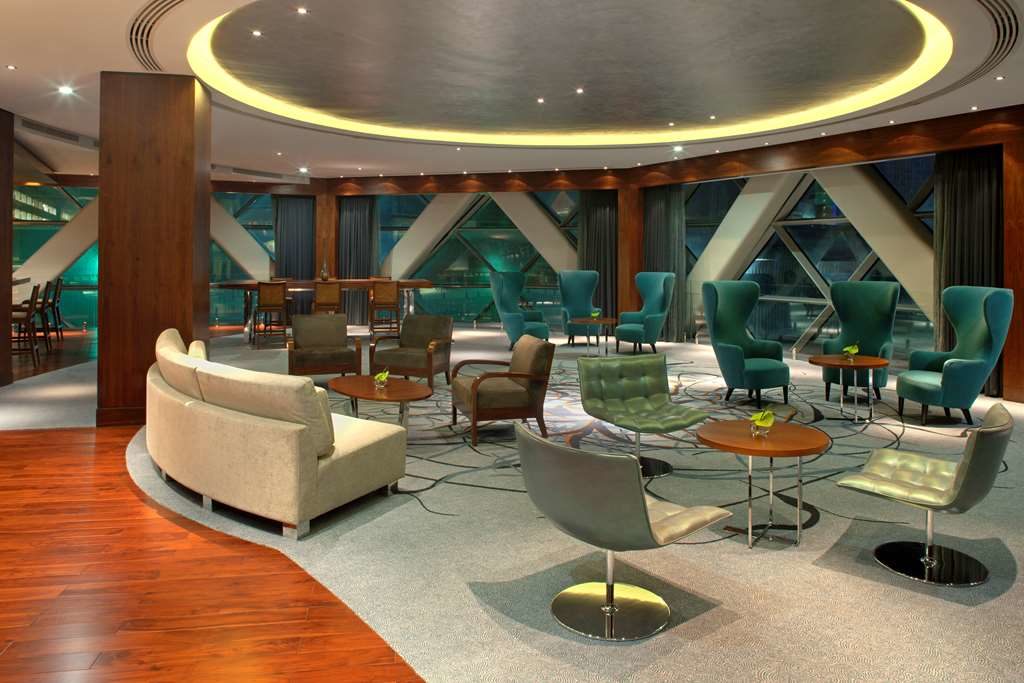 ANDAZ CAPITAL GATE ABU DHABI Bar/Lounge