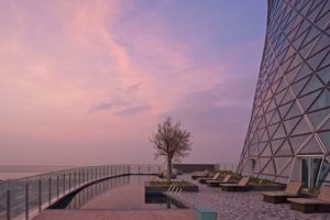 ANDAZ CAPITAL GATE ABU DHABI Pool view