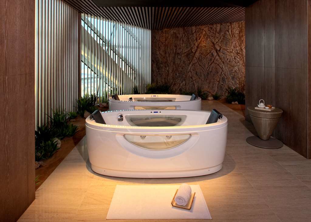 ANDAZ CAPITAL GATE ABU DHABI Spa