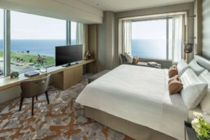 Shangri-La Hotel Colombo Two Bedroom Apartment Master Bedroom