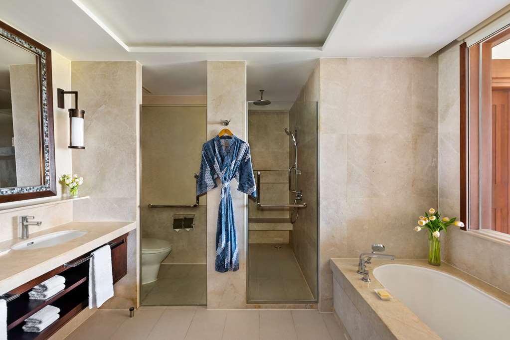 Shangri-Las Sanya Resort and Spa Hainan Shangri La Hotels Sanya Resort Spa Hainan Ocean Suite King