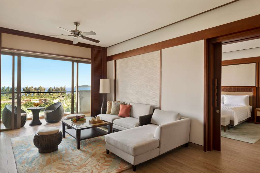 Shangri-Las Sanya Resort and Spa Hainan Shangri La Hotels Sanya Resort Spa Hainan Ocean Suite King