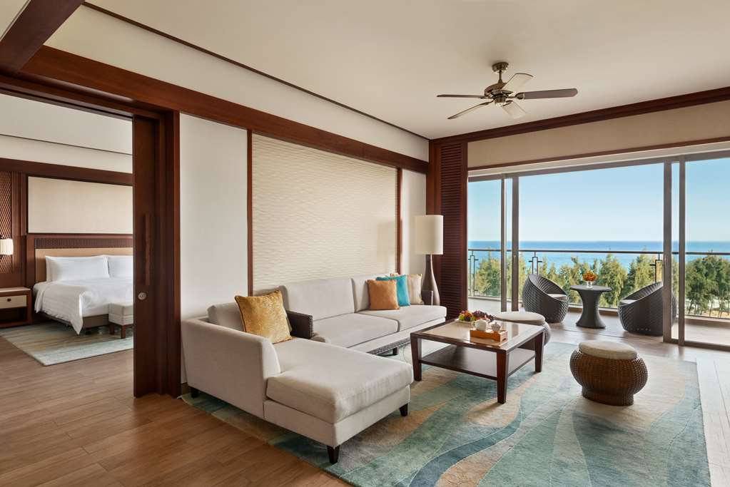 Shangri-Las Sanya Resort and Spa Hainan Shangri La Hotels Sanya Resort Spa Hainan Horizon Ocean Suite King