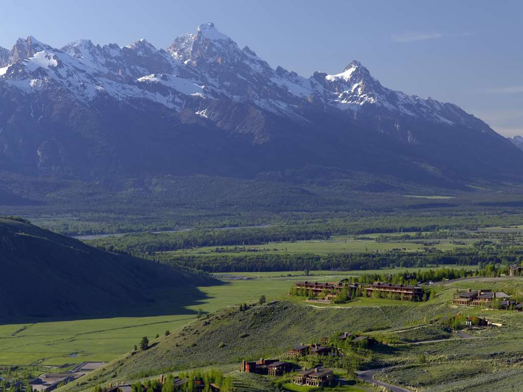 Amangani Gani_Exterior & Tetons 1