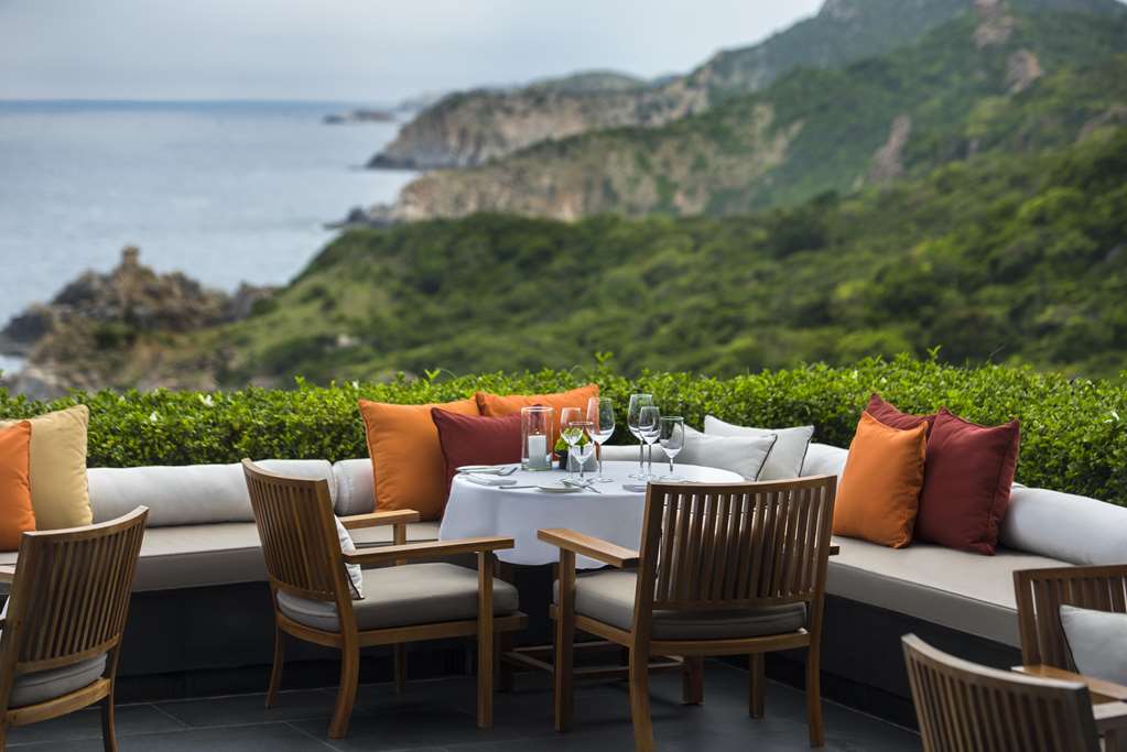 Amanoi Central Pavilion Restaurant Terrace