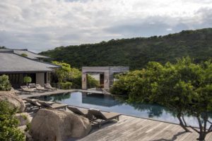 Amanoi Residence 14 - Pool, pool lounge, and dining area