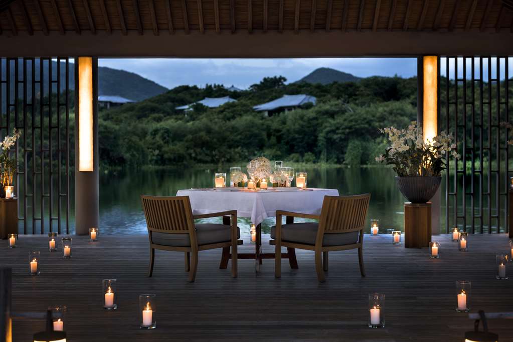 Amanoi Romantic Lake Dinner