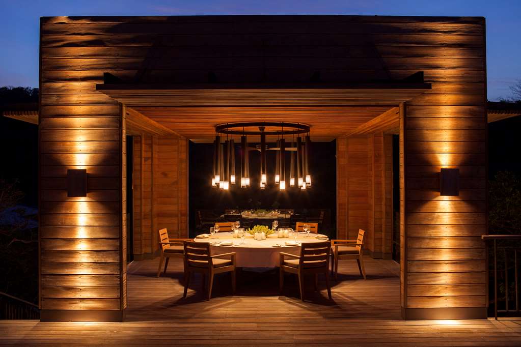 Amanoi Residence dining