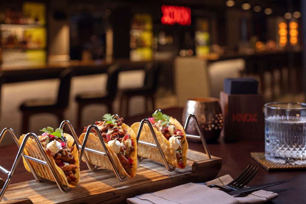 ANDAZ DUBAI THE PALM Restaurant