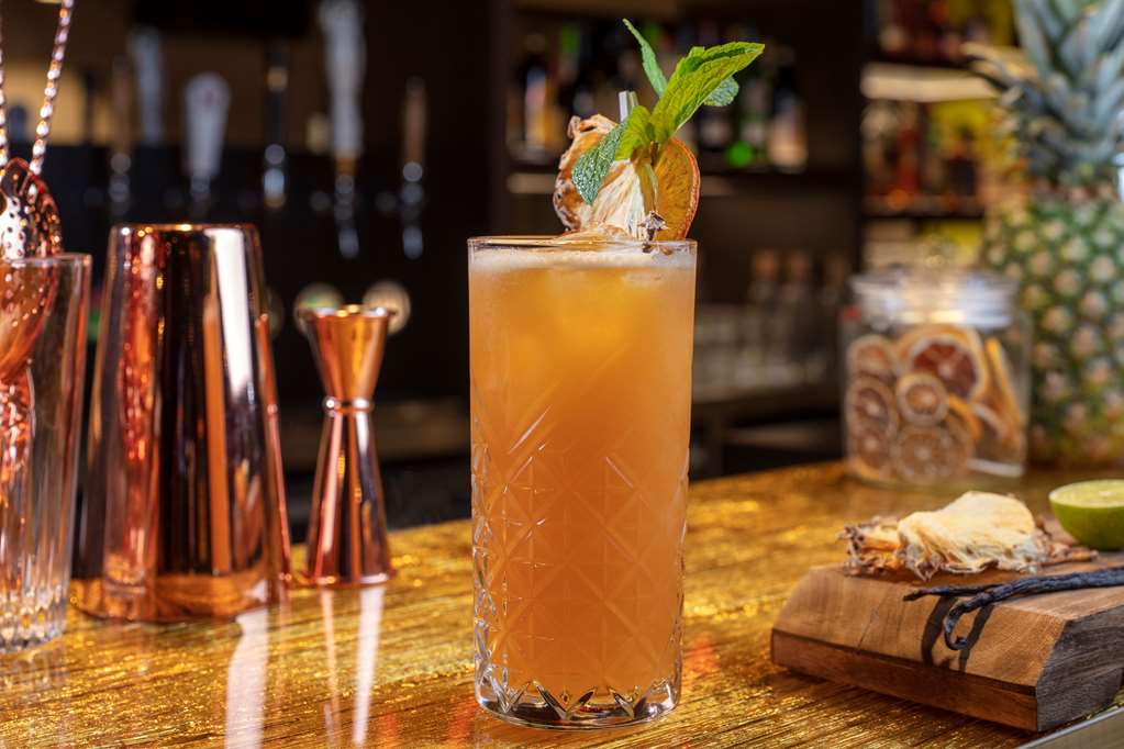 ANDAZ DUBAI THE PALM Restaurant