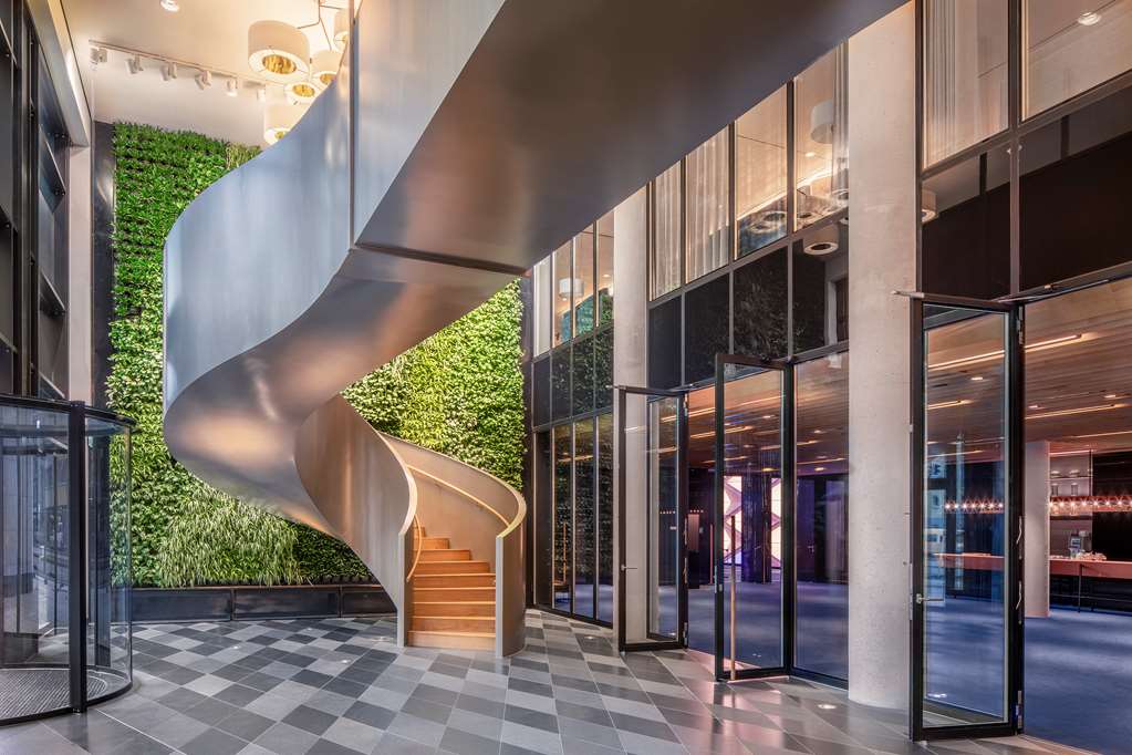 ANDAZ MUNICH SCHWABINGER TOR Lobby view