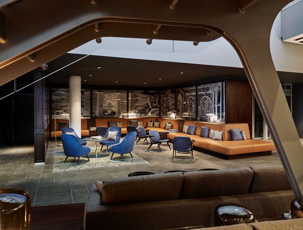 ANDAZ VIENNA AM BELVEDERE Lobby view