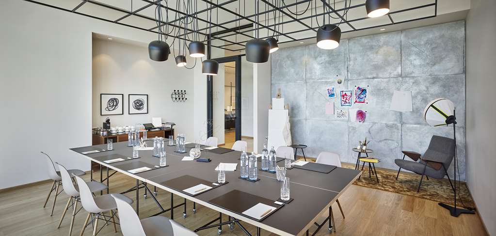 ANDAZ VIENNA AM BELVEDERE Meeting room
