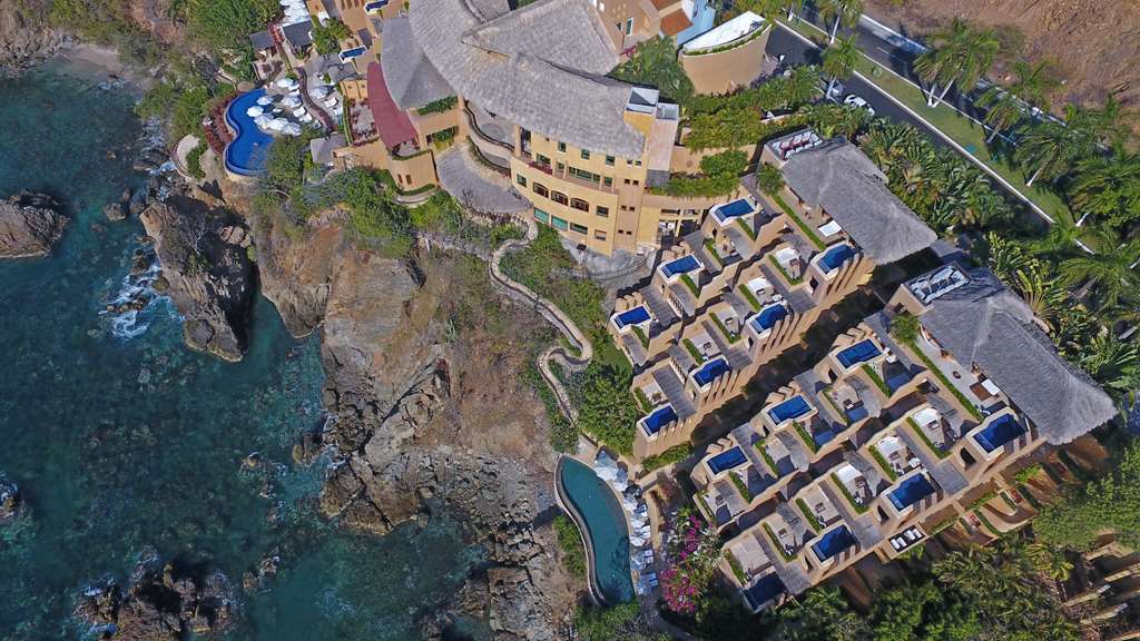 Cala de Mar Resort and Spa Ixtapa Exterior view