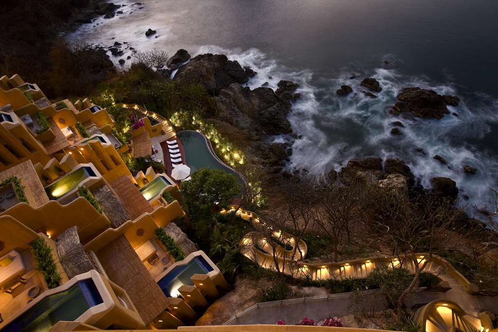 Cala de Mar Resort and Spa Ixtapa Exterior view