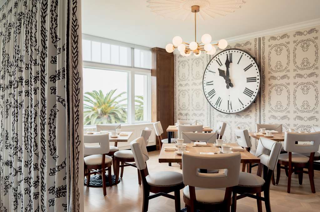 Claremont Club and Spa CLA-152.tif
[CLA-152.tif] [CLA] [Limewood Bar & Restaurant] [Clock] [Private Dining Room]