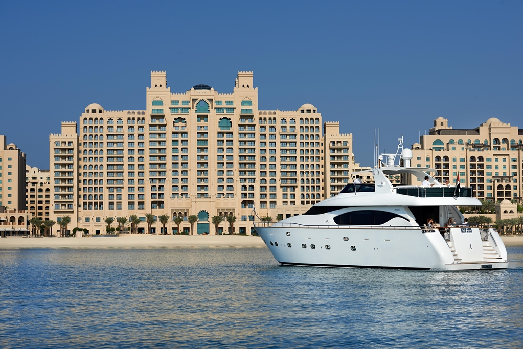 Fairmont The Palm Dubai Exterior view