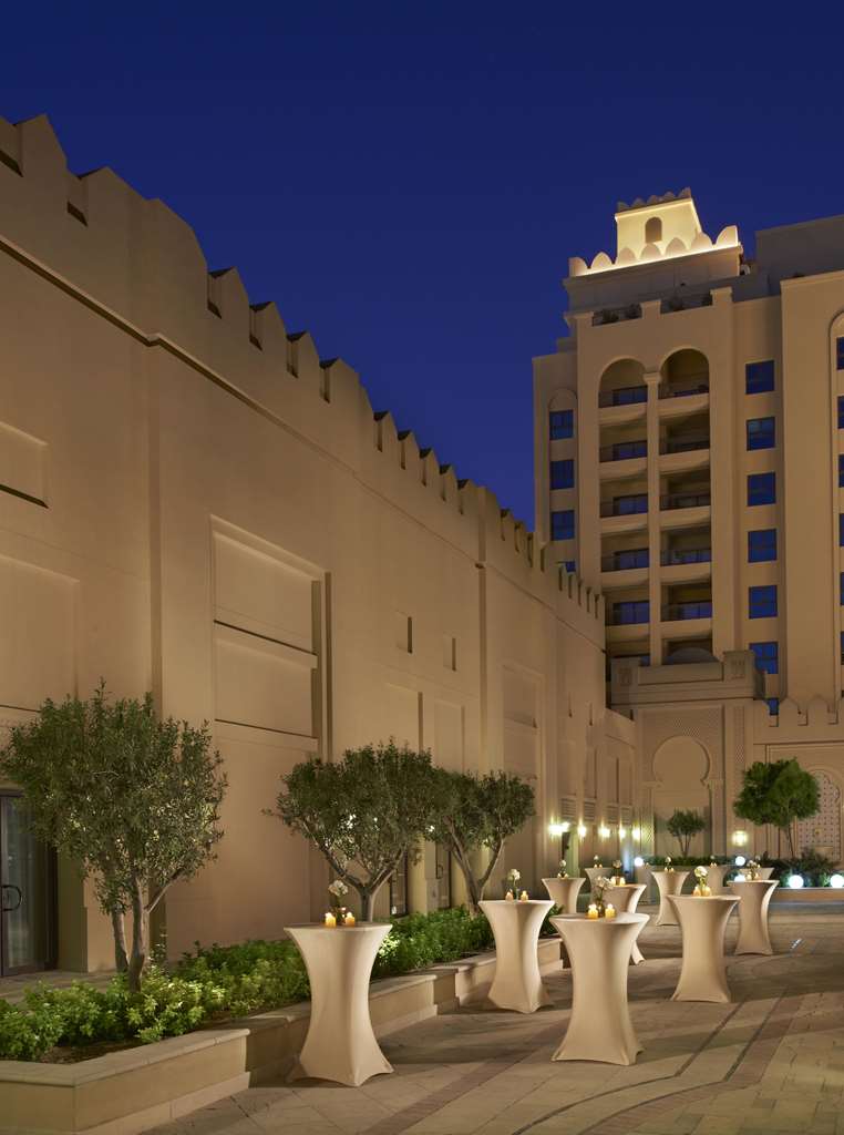 Fairmont The Palm Dubai PMI-021.jpg
[PMI-021.jpg] [Palm Courtyard] [PMI] [73711] [Exterior view] [Palm Courtyard] [Dubai] [AE]