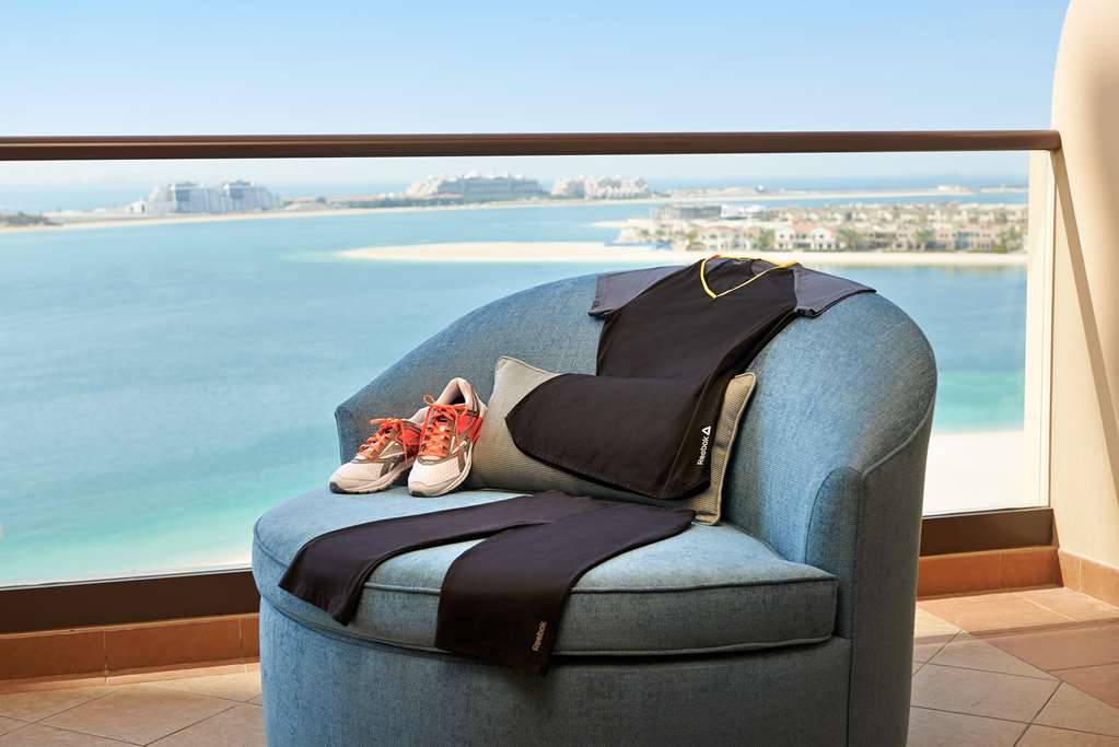 Fairmont The Palm Dubai PMI-213.jpg
[PMI-213.jpg] [PMI] [73711] [Health club] [Fairmont fit] [Dubai] [AE]