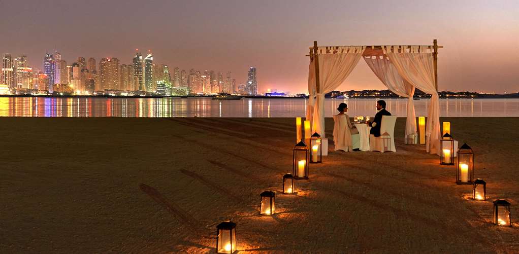 Fairmont The Palm Dubai PMI-210.jpg
[PMI-210.jpg] [PMI] [73711] [Restaurant] [Seagrill Restaurant romantic dinner] [Dubai] [AE]