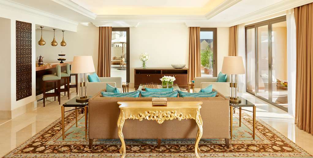 Fairmont The Palm Dubai PMI-200.jpg
[PMI-200.jpg] [PMI] [73711] [Suite] [Presidential suite living room] [Dubai] [AE]