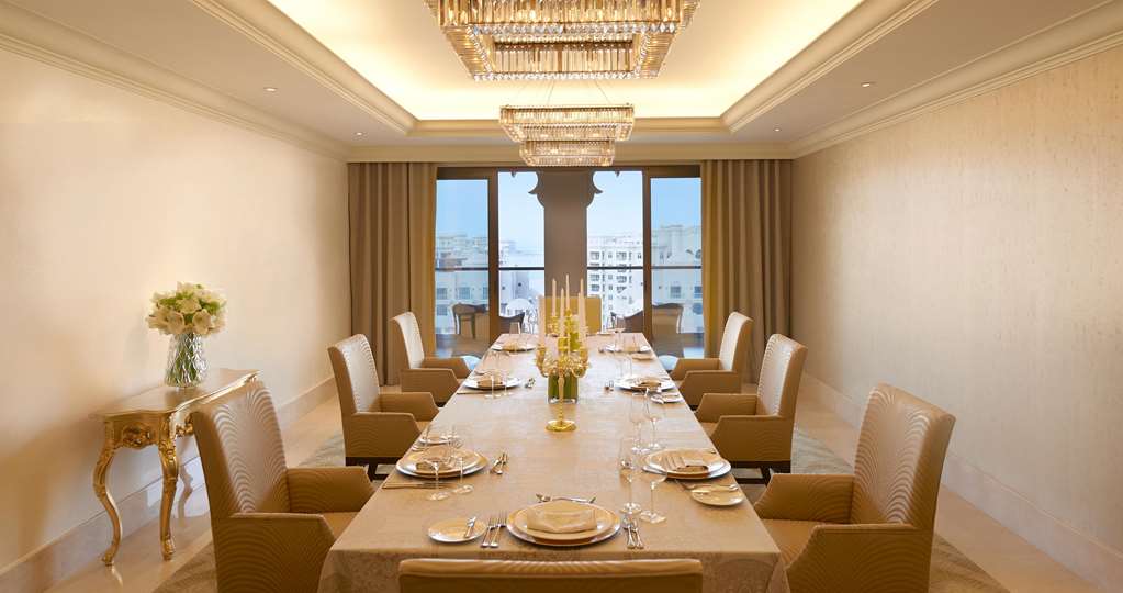 Fairmont The Palm Dubai PMI-202.jpg
[PMI-202.jpg] [PMI] [73711] [Suite] [Presidential suite dining room] [Dubai] [AE]