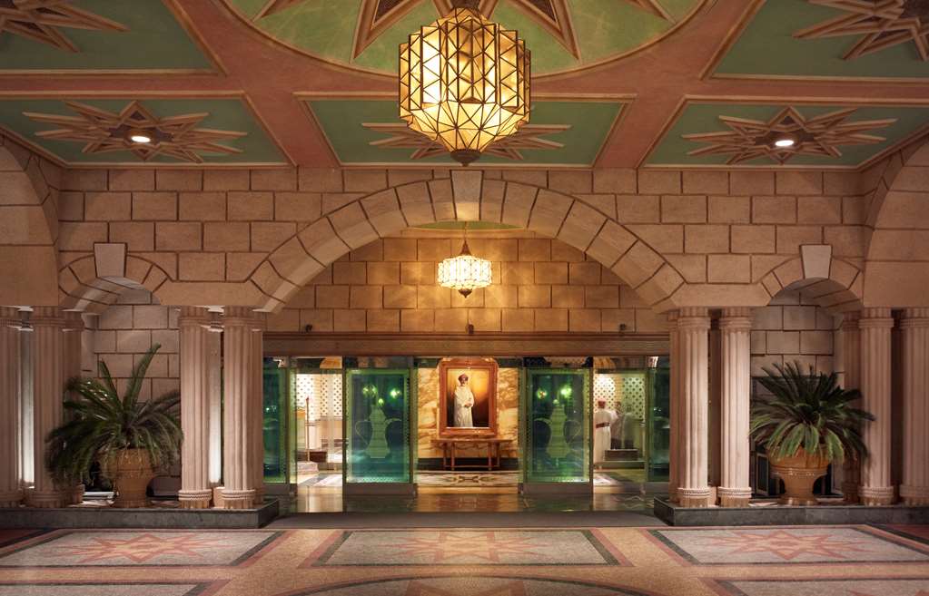 GRAND HYATT MUSCAT Lobby view