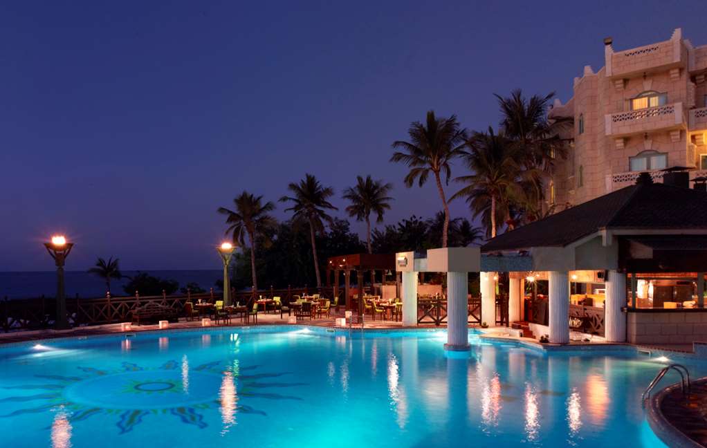 GRAND HYATT MUSCAT Pool view