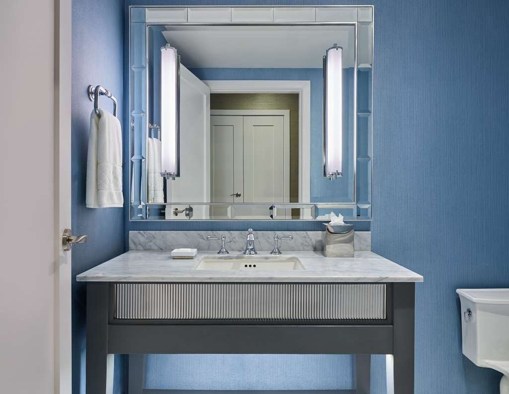 GRAND HYATT VAIL EGEGH P Suite Bathroom