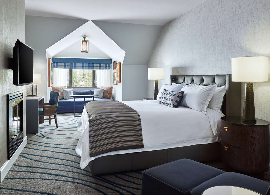 GRAND HYATT VAIL EGEGH P Grand Deluxe King Dormer Guestroom