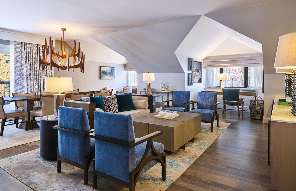 GRAND HYATT VAIL EGEGH P Two Bedroom Suite Living Room