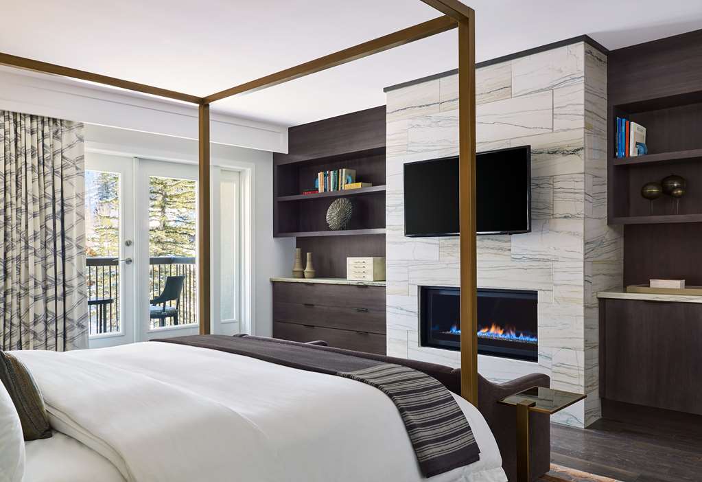 GRAND HYATT VAIL EGEGH P Two Bedroom Suite Master Bedroom