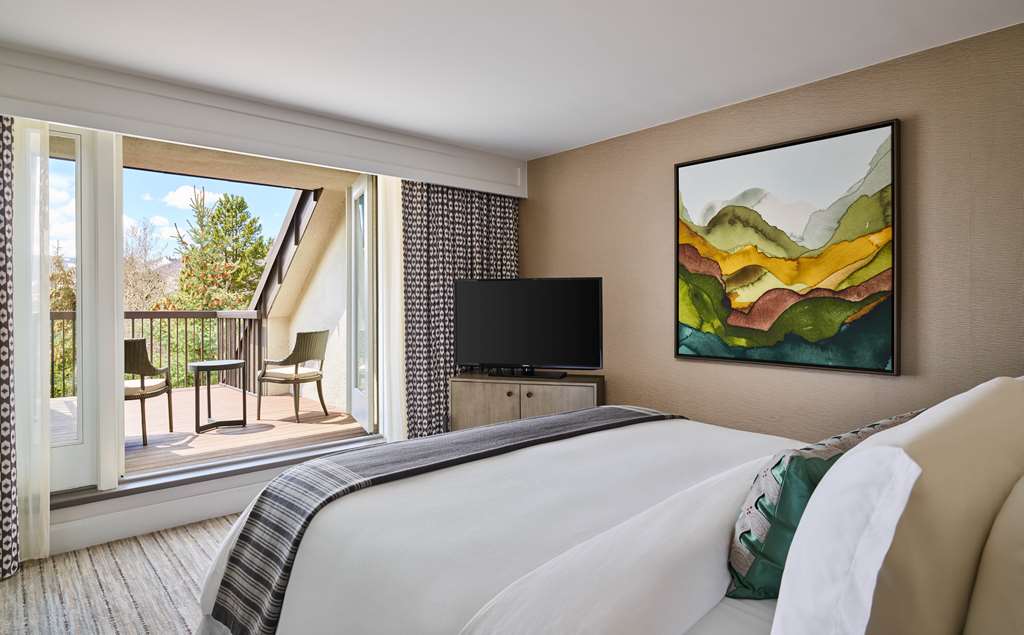 GRAND HYATT VAIL EGEGH P King Suite Bedroom
