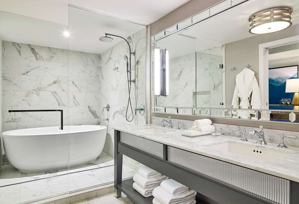 GRAND HYATT VAIL EGEGH P Five Fixture Guestroom Bathroom