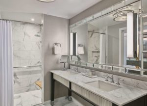 GRAND HYATT VAIL EGEGH P Accessible Guest Bathroom