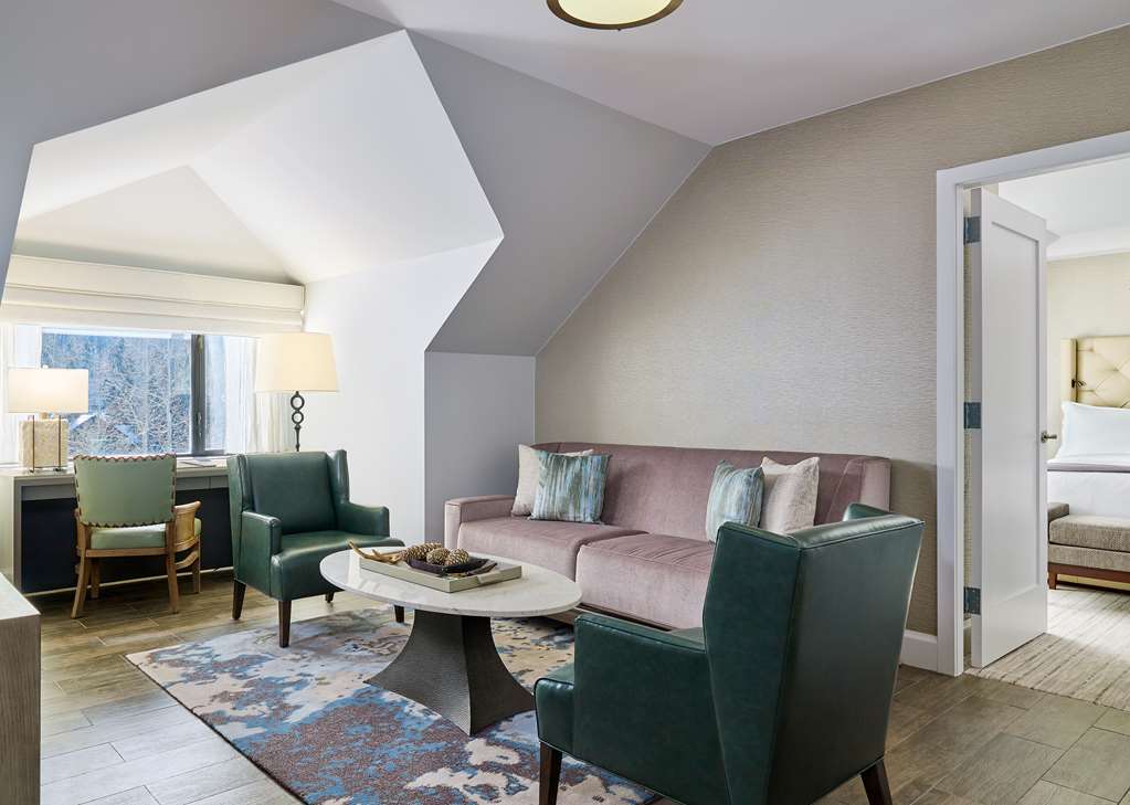 GRAND HYATT VAIL EGEGH P Double Queen Mountain View Suite