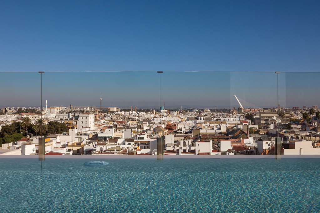 HOTEL COLON GRAN MELIA Pool view