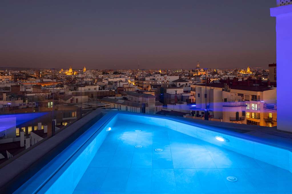 HOTEL COLON GRAN MELIA Pool view