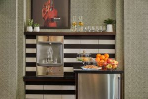 Hotel Emblem San Francisco Water Station