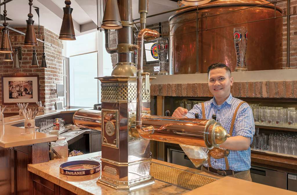 Hotel Indonesia Kempinski Jakarta Paulaner Brauhaus