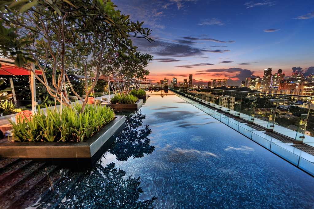 Hotel Jen Orchardgateway Singapore Award-Winning Rooftop Infinity Pool