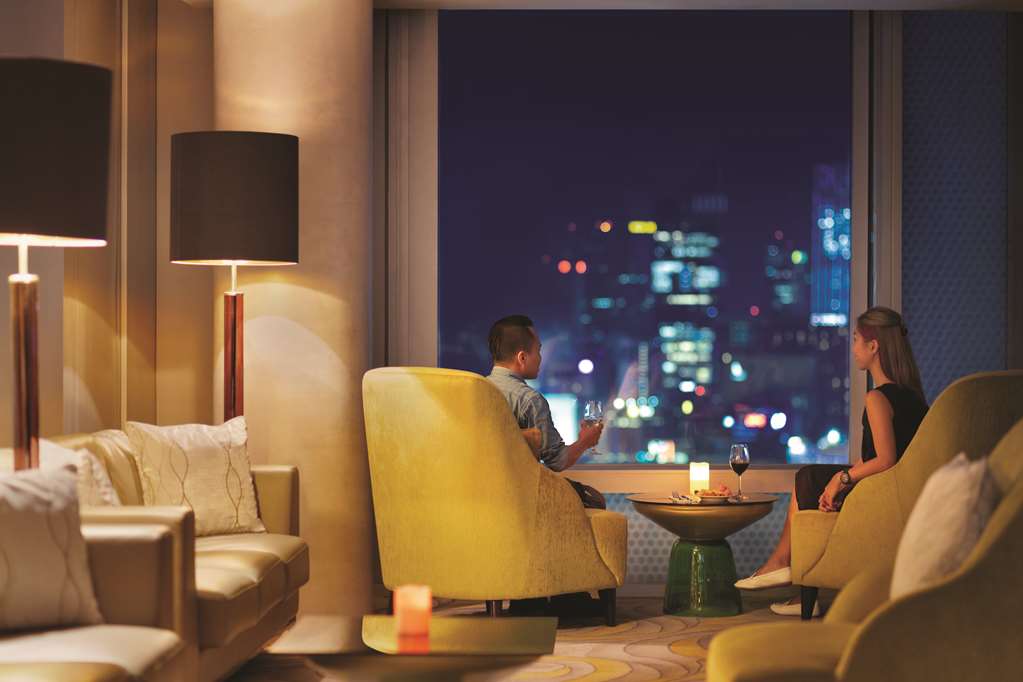 Hotel Jen Orchardgateway Singapore Club Lounge Night