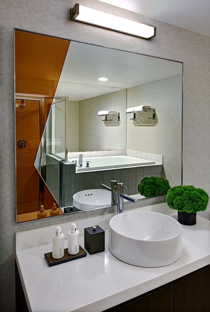 Hotel Zelos San Francisco Bathroom in the Luxury King Guestroom