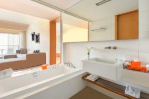 Kempinski Hotel Aqaba Executive Deluxe Suite bathroom.