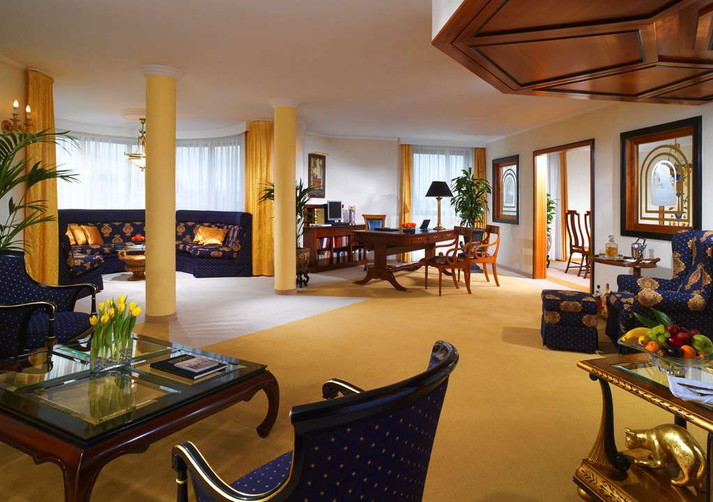 Kempinski Hotel Corvinus Budapest Royal_Suite.jpg