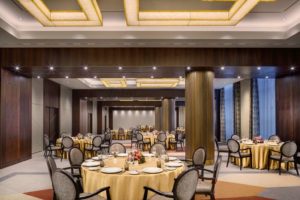 Kempinski Hotel Corvinus Budapest Infinity-Room-Gala.jpg