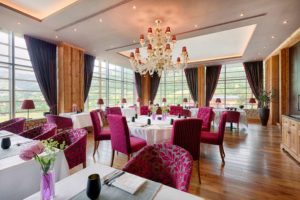 Kempinski Hotel Das Tirol Jochberg Kitzbuehel Alps Restaurant Sra Bua_Summer