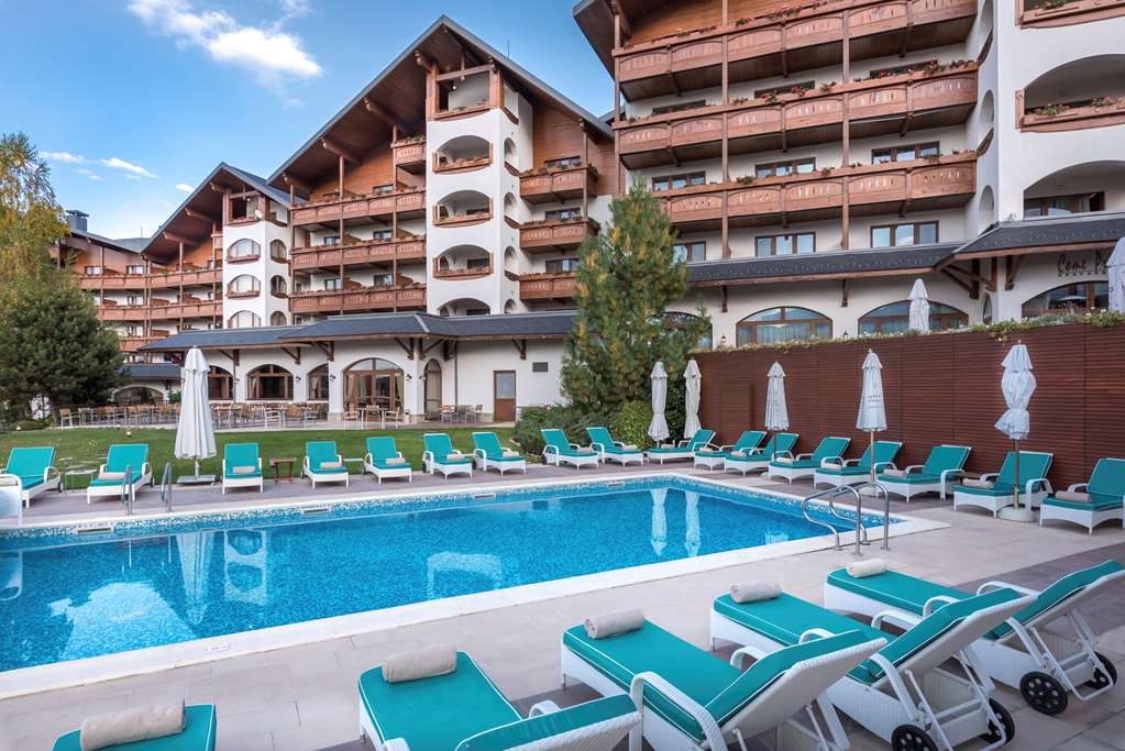 Kempinski Hotel Grand Arena Bansko Bulgaria SOF2_Kempinski Bansko_pool.jpg