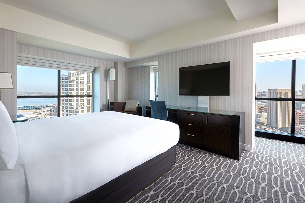 Manchester Grand Hyatt San Diego - hotel rooms